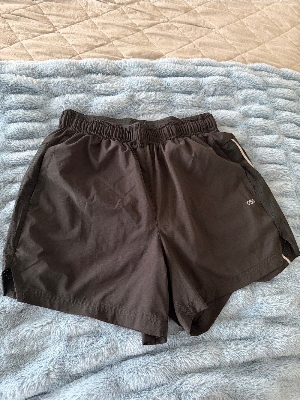 DSG pitch black Men's Athletic Shorts with Side Panels